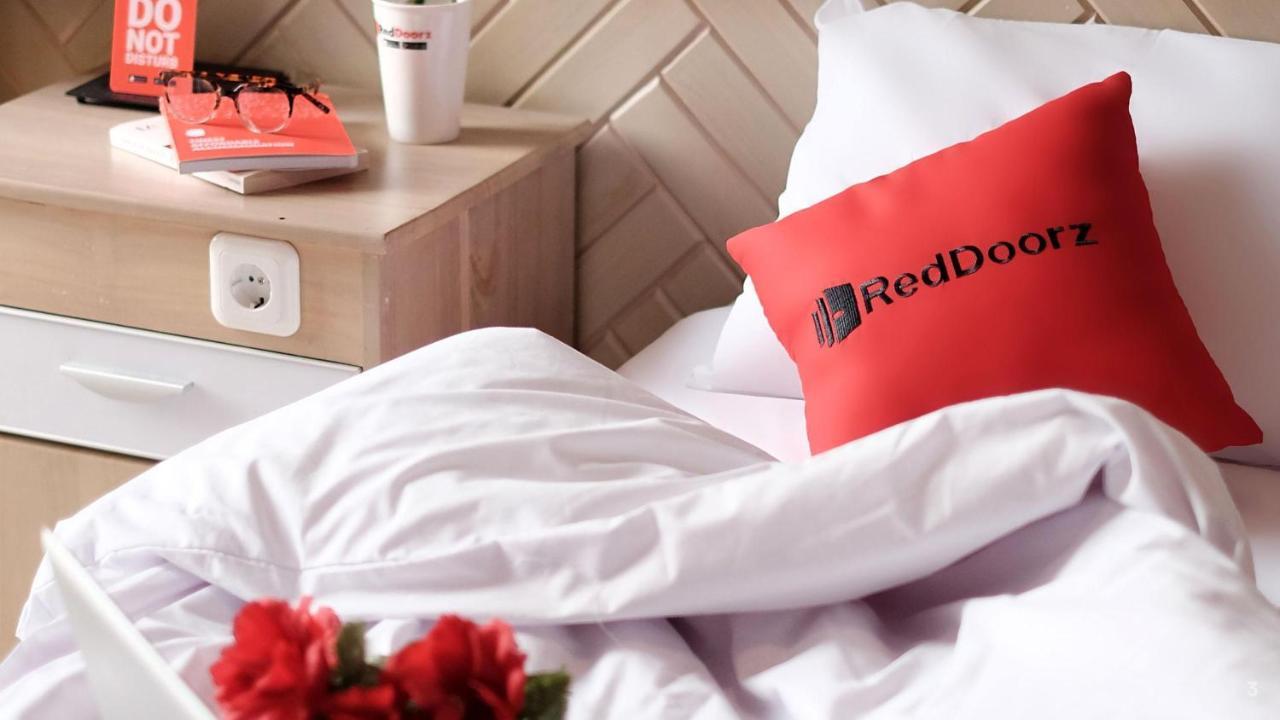 Reddoorz Tuan Viet Hotel Dinh Tien Hoang Ho Chi Minh-byen Eksteriør bilde